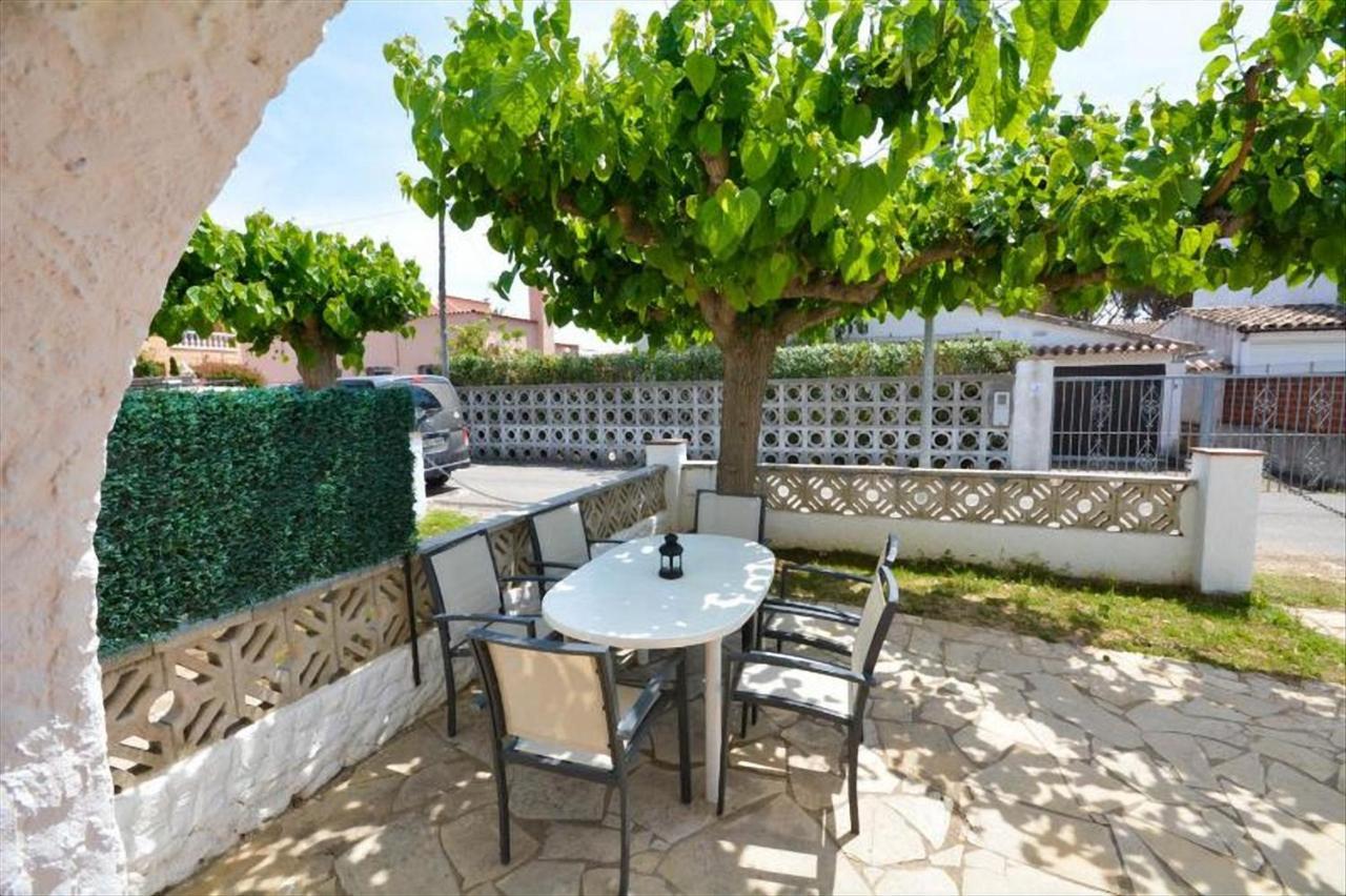 Casas Montgri Villa Empuriabrava Exterior photo